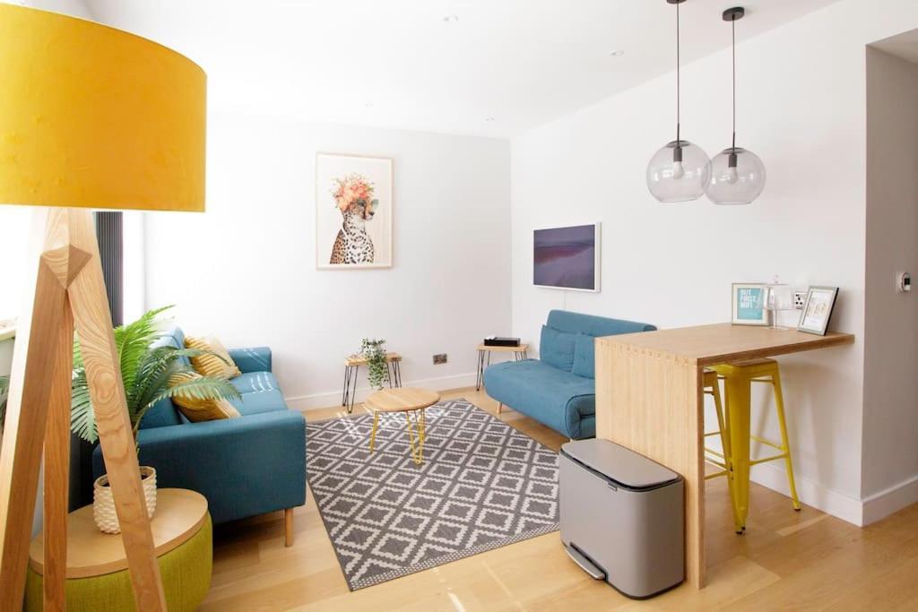 Flat By The * New Quay